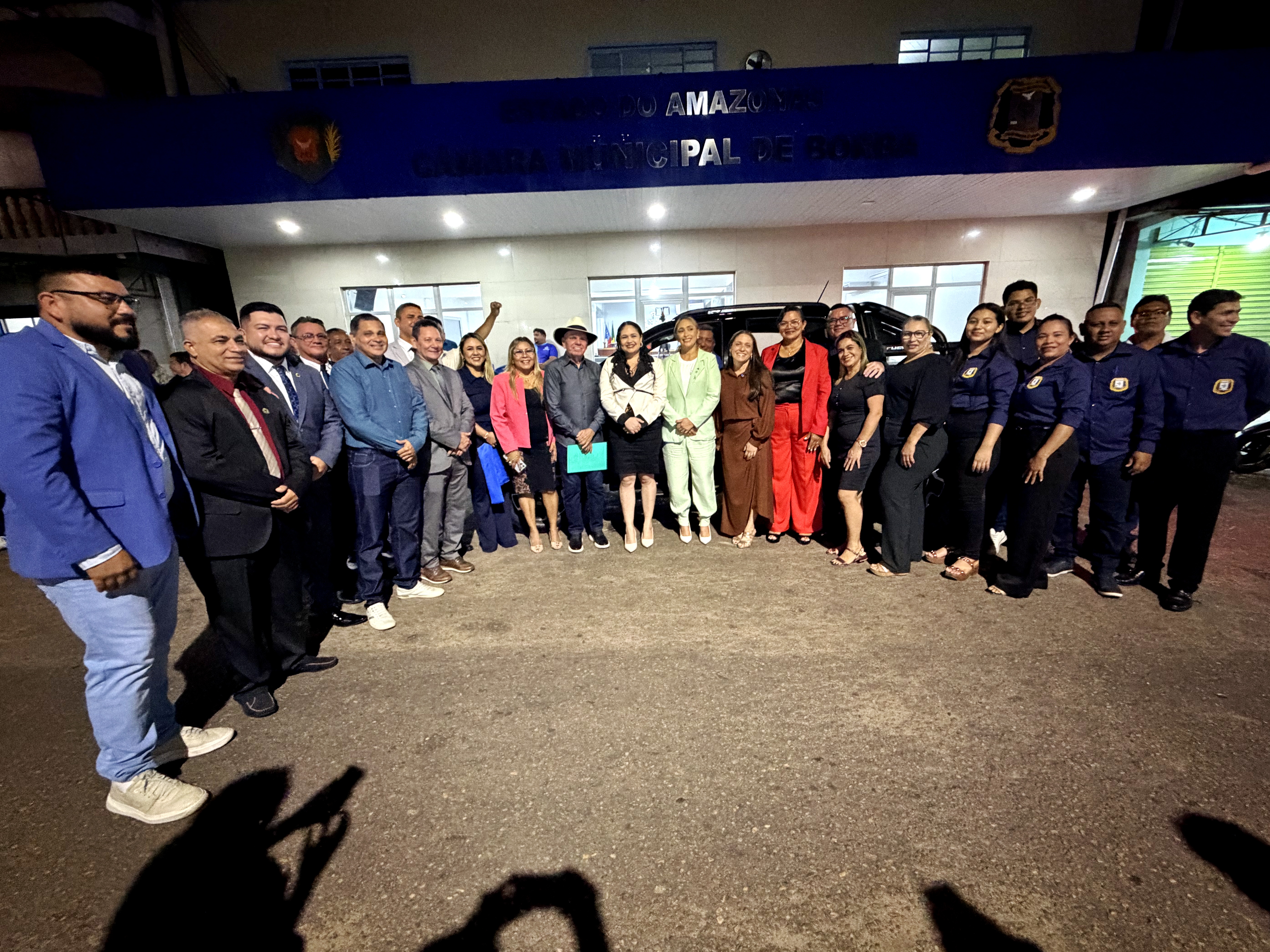 Sessão Solene abre os Trabalhos Legislativos de 2026 em Borba com entrega de novo veículo